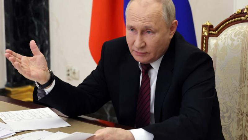 Photo of video | Val de ironii despre „dublura” lui Putin și o explicație simplă după un moment aparent bizar al președintelui rus